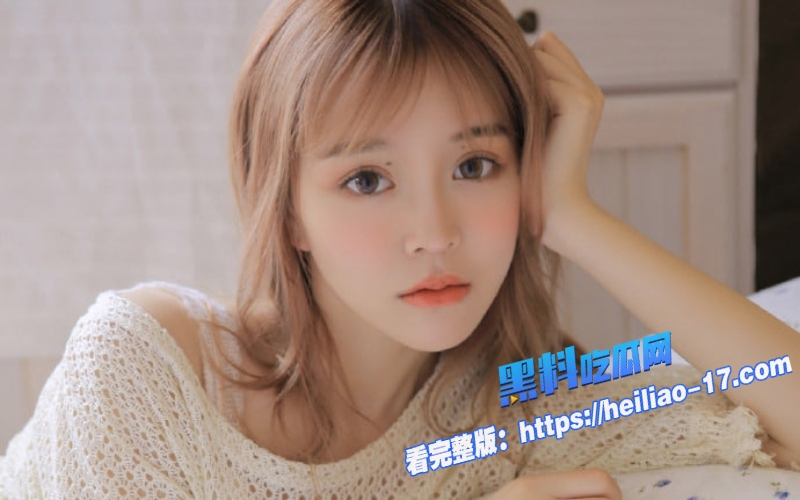兄妹禁忌乱伦黑丝妹妹与禽兽哥哥在酒店聊天谈心两人深藏情感瞬间爆发缠绵融合1