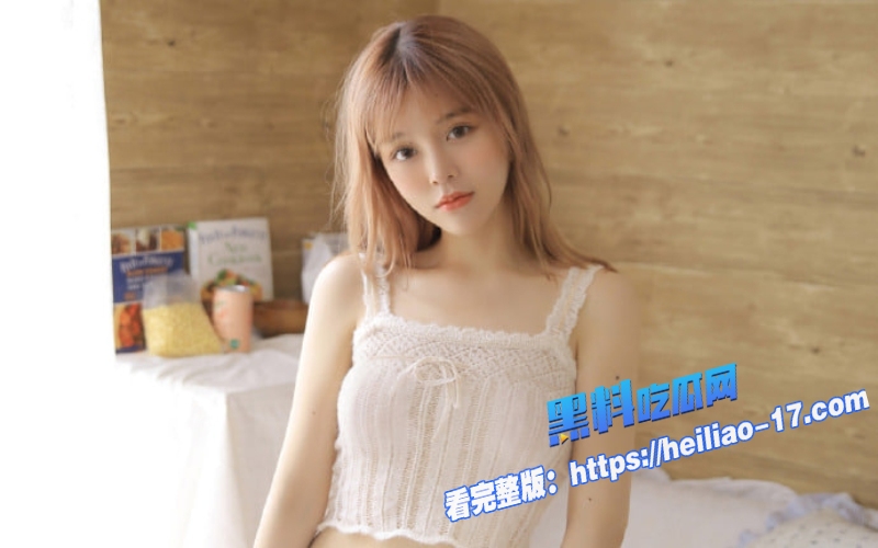 兄妹禁忌乱伦黑丝妹妹与禽兽哥哥在酒店聊天谈心两人深藏情感瞬间爆发缠绵融合2