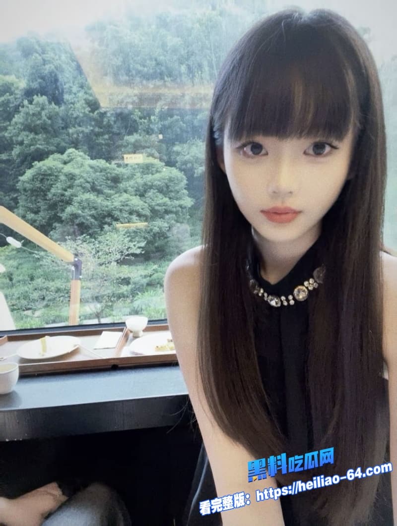 神似杨颖的拜金女大学生被金主包养露脸口交的样子秒变阿黑颜小母狗6