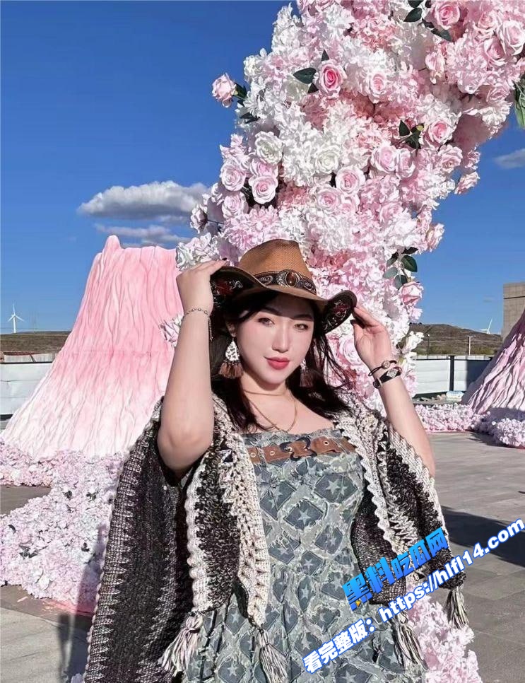 河北抖音网红护士 S嘉嘉爱睡觉 私拍流出 黑丝巨乳自慰高潮 假阳具抽插浪叫不断!图1 河北抖音网红护士 S嘉嘉爱睡觉 私拍流出 黑丝巨乳自慰高潮 假阳具抽插浪叫不断!图1
