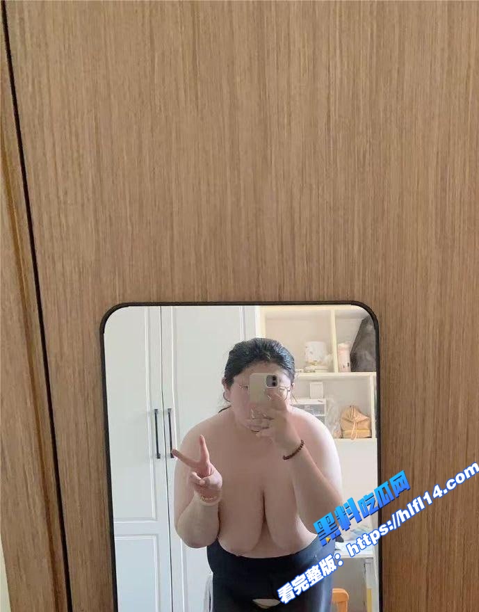 河北抖音网红护士 S嘉嘉爱睡觉 私拍流出 黑丝巨乳自慰高潮 假阳具抽插浪叫不断!图4 河北抖音网红护士 S嘉嘉爱睡觉 私拍流出 黑丝巨乳自慰高潮 假阳具抽插浪叫不断!图4