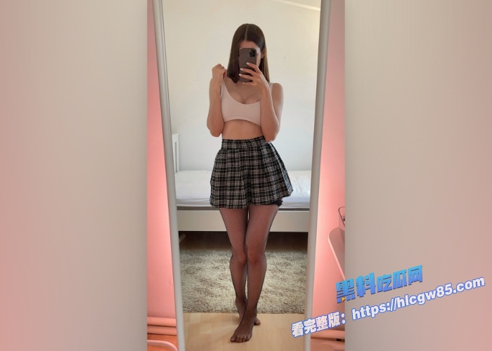 推特欧美高颜值福利姬Yoursexwife 5