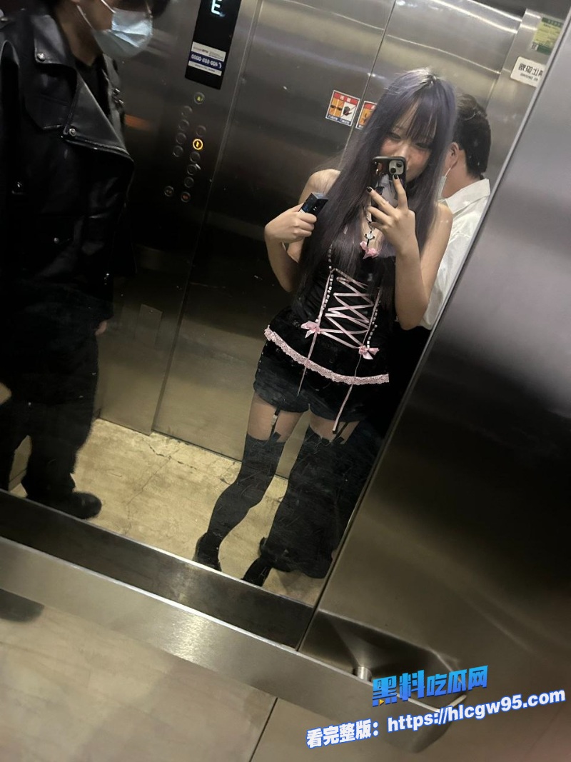 08年精神小妹与男友私密视频流出 3