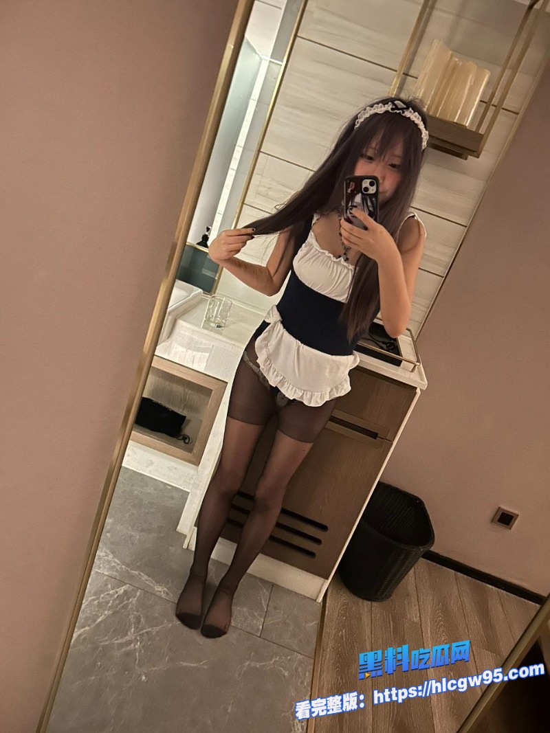 08年精神小妹与男友私密视频流出 5