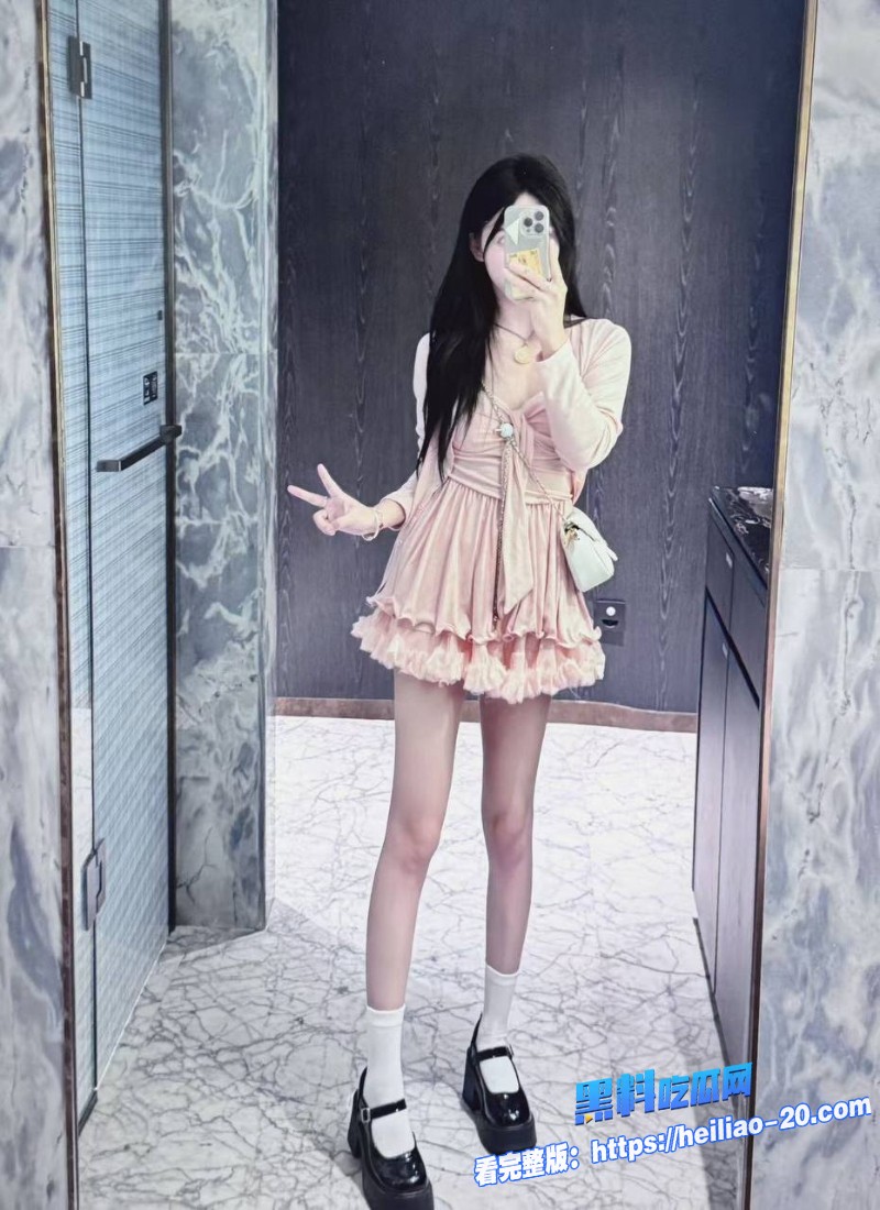清纯妹妹蹭蹭哥哥结果变内射爸妈在家哥求轻点顶到子宫怕怀孕 5