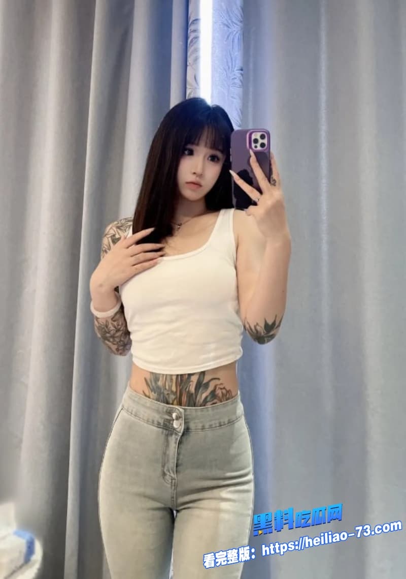 高颜值纹身精神小妹白天擦边抖音直播晚上给榜一大哥自拍定制福利私下被金主无套猛操到腿软7 高颜值纹身精神小妹白天擦边抖音直播晚上给榜一大哥自拍定制福利私下被金主无套猛操到腿软7