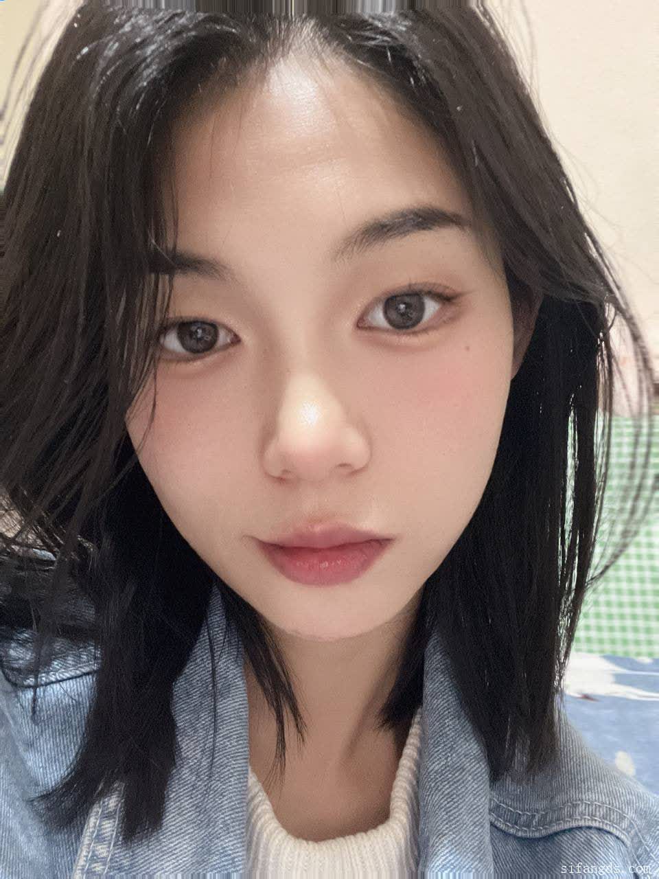 云南高校高挑美乳美女被渣男招聘模特套路！脱光洗澡展示