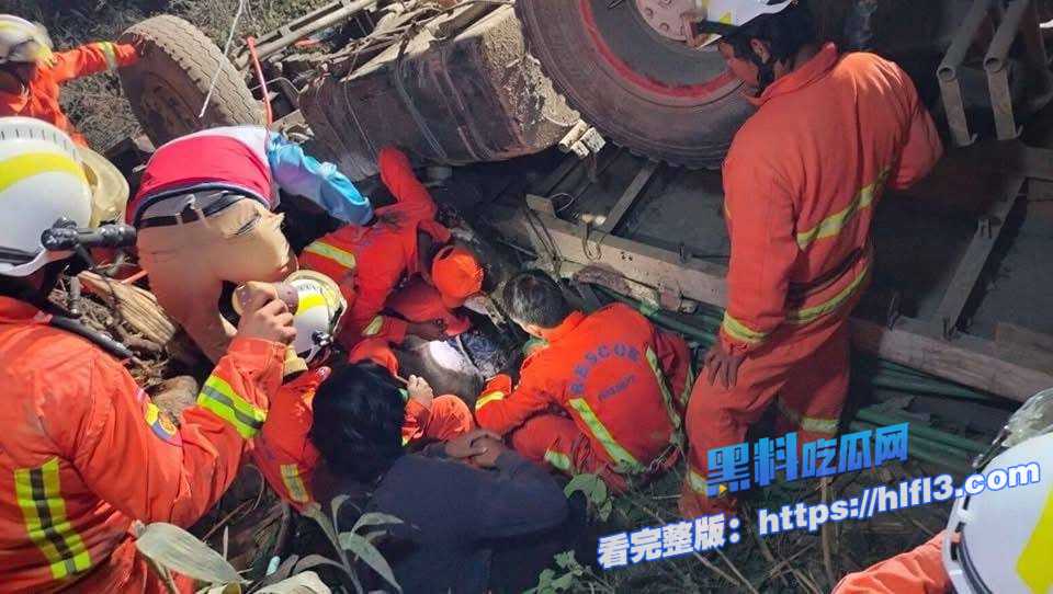 缅甸新闻：掸邦东部：十轮卡车翻覆，1死3伤 图2