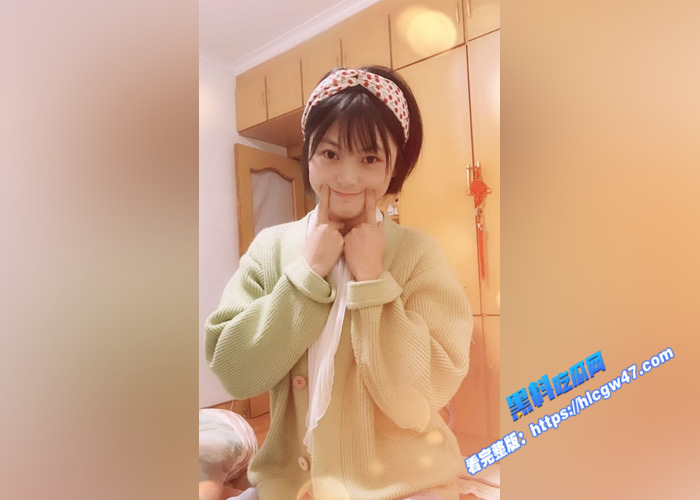 云盘泄密！青岛某公司管理层美女 邹丽霞 清爽干练短发 像母狗一样渴求肉棒 太反差了4