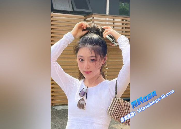 瓜友投稿!soul上约的极品炮友 穿着连体丝袜给我足交 最喜欢舌舔龟头口嗦牛子 表情十分淫荡1 瓜友投稿!soul上约的极品炮友 穿着连体丝袜给我足交 最喜欢舌舔龟头口嗦牛子 表情十分淫荡1