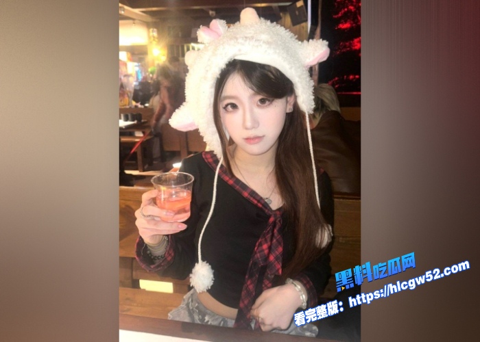 抖音反差网红小研my被扒私下竟然是推特福利姬金主定制视频曝光清楚的面容私下如此淫荡反差感十足 图8WH700x500px 抖音反差网红小研my被扒私下竟然是推特福利姬金主定制视频曝光清楚的面容私下如此淫荡反差感十足 图8WH700x500px