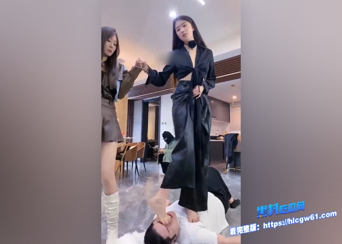 套路绝美女王麋鹿银儿真丝黑色睡衣尽显气质和傲人身段粉嫩玉足踩踏男奴美腿窒息惩罚足控和M男必看 图2 套路绝美女王麋鹿银儿真丝黑色睡衣尽显气质和傲人身段粉嫩玉足踩踏男奴美腿窒息惩罚足控和M男必看 图2