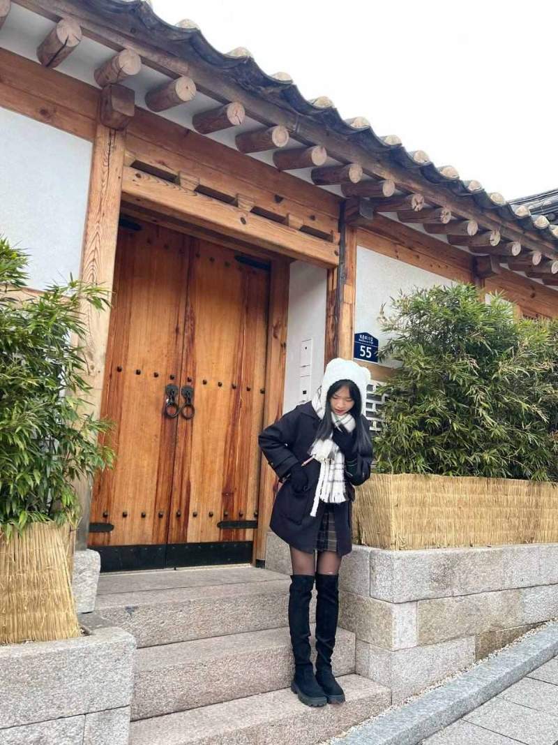 可爱的姑娘可惜遇到渣男了1