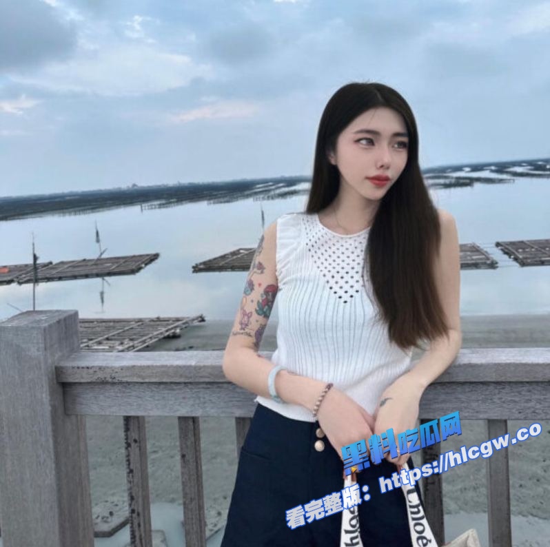 台湾网红 阿喵 为还贷下海黄播 浓密黑森林 在直播间自慰高潮勾引大哥！3