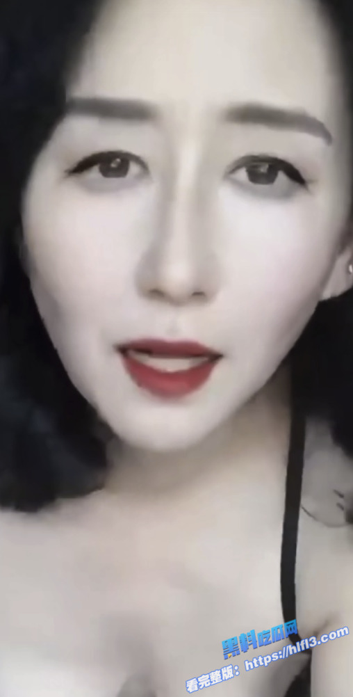 真实母子乱伦！风韵犹存极品妈妈 被儿子后入爆操 妈妈被操的娇喘连连 好有感觉呀！2