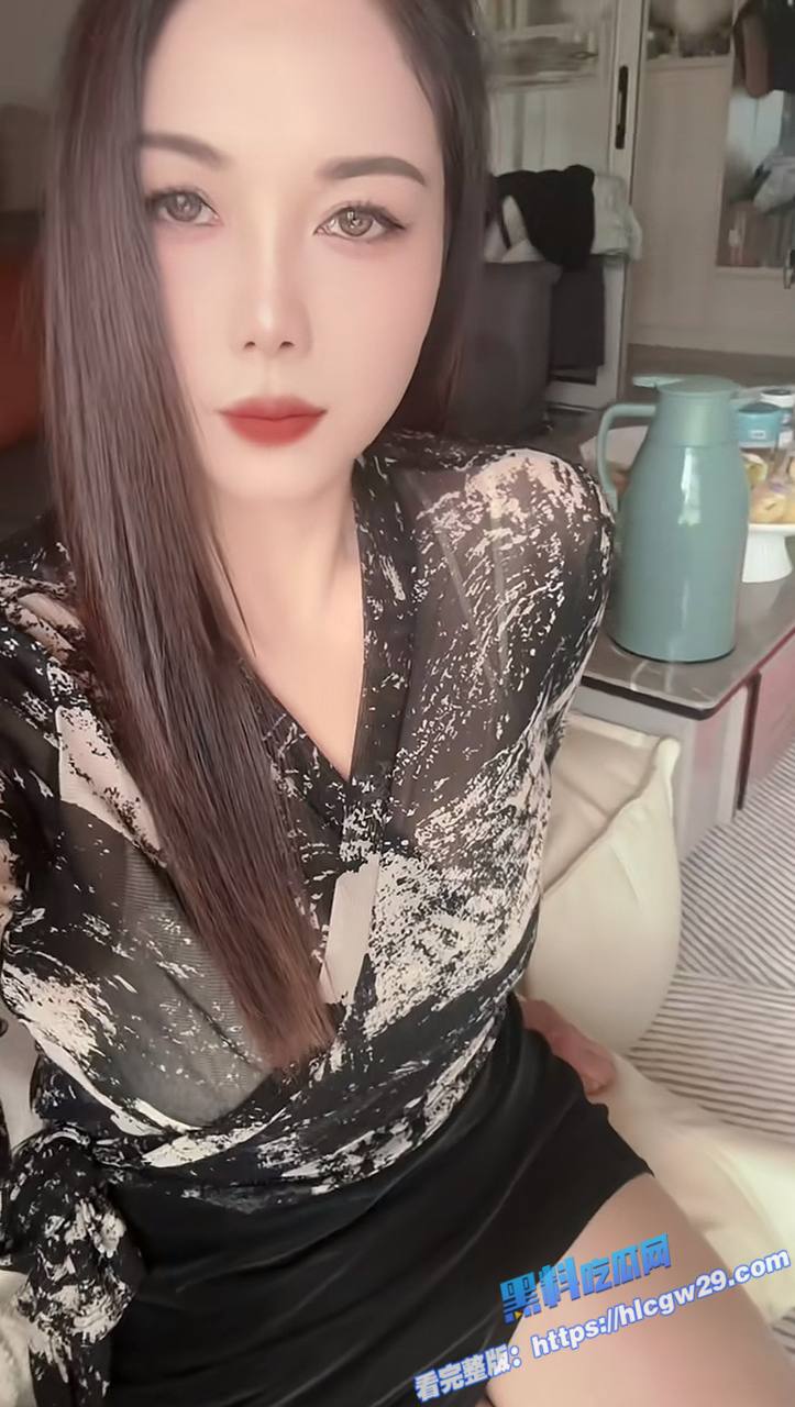 抖音20万粉丝 芬姐 下线约炮大哥私拍视频流出!喜欢少妇穿丝袜的进1 抖音20万粉丝 芬姐 下线约炮大哥私拍视频流出!喜欢少妇穿丝袜的进1
