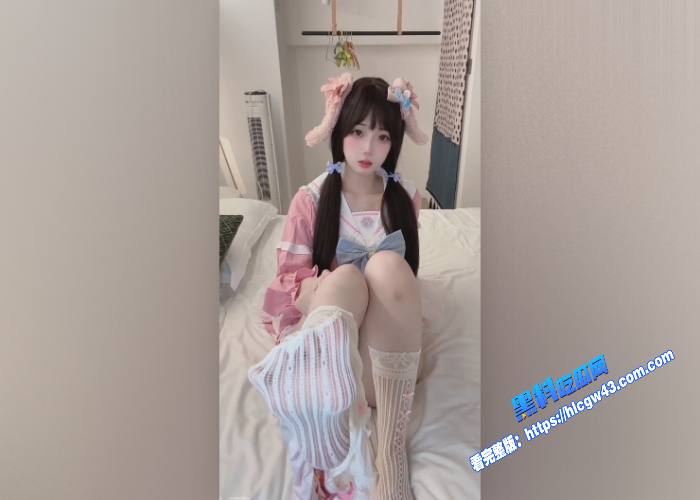 B站萝莉up奶芙洛丽塔服装高价会员视频流出对着镜头特写骚穴用内裤抚摸小穴自慰 图5WH700x500px B站萝莉up奶芙洛丽塔服装高价会员视频流出对着镜头特写骚穴用内裤抚摸小穴自慰 图5WH700x500px