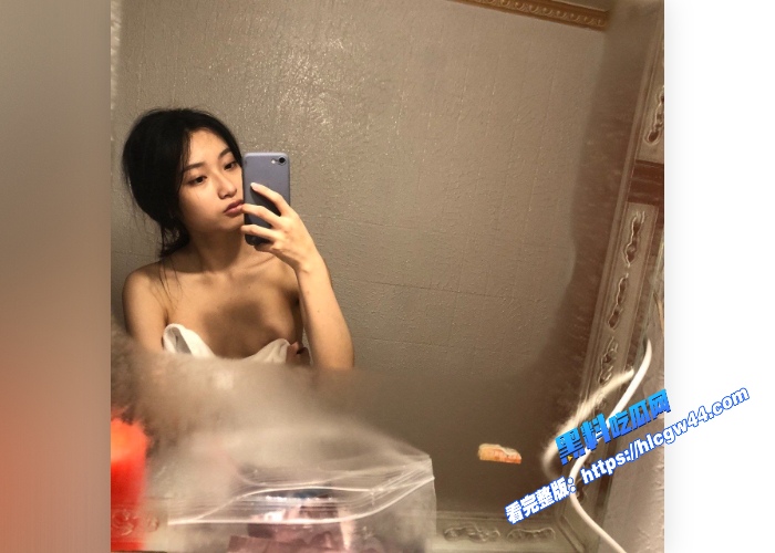 极品大学生女神自拍视频被男友曝光顶级颜值与身材看起来真带劲 图3WH700x500px