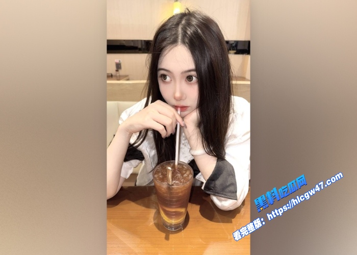 瓜友投稿极品高颜值女朋友lisa可遇不可求的微胖类型自慰口交样样都会 图1WH700x500px