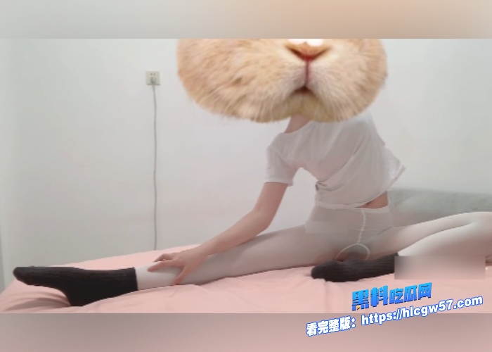 顶级艺校舞蹈生一字马汁汁第二期酒店约炮金主展示高难度站立一字马掰开小穴等待金主进入 图6 顶级艺校舞蹈生一字马汁汁第二期酒店约炮金主展示高难度站立一字马掰开小穴等待金主进入 图6