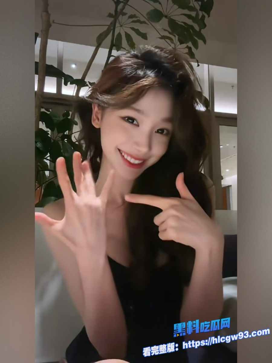 千万神颜网红易梦玲和胡彦斌恋情曝光霸榜热搜 7 千万神颜网红易梦玲和胡彦斌恋情曝光霸榜热搜 7