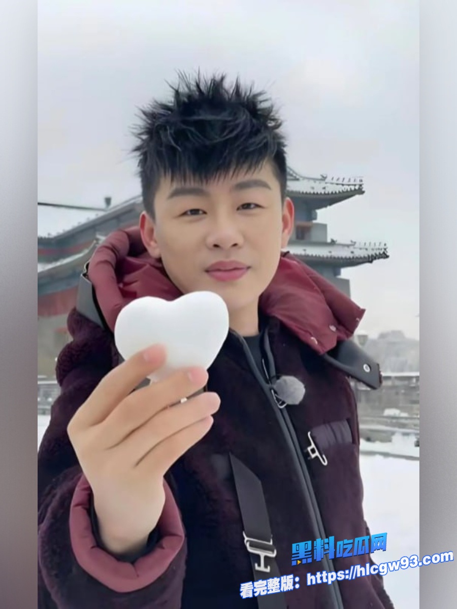 千万神颜网红易梦玲和胡彦斌恋情曝光霸榜热搜 9 千万神颜网红易梦玲和胡彦斌恋情曝光霸榜热搜 9