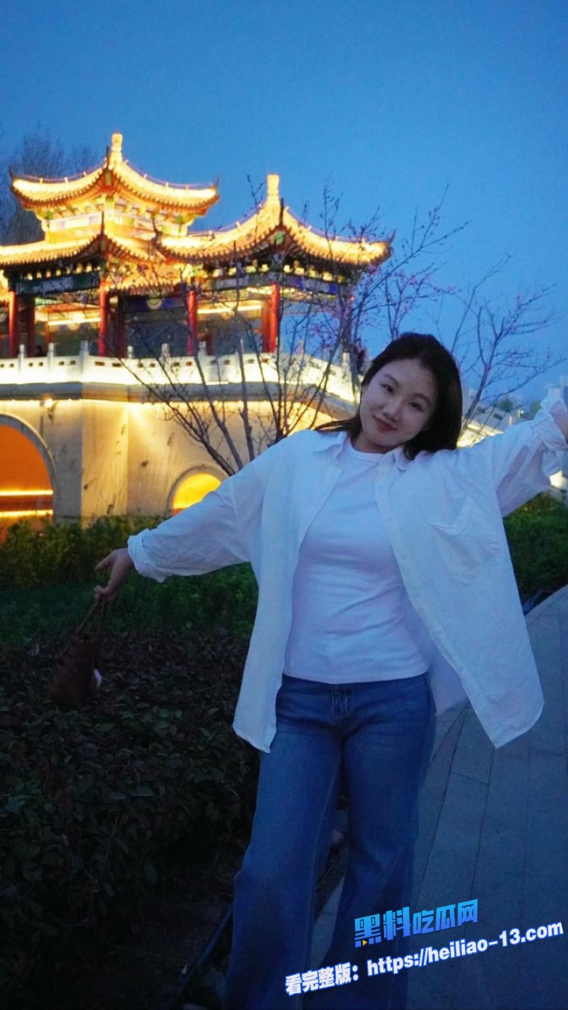 甜美巨乳姐姐把亲弟弟压在床上强行骑乘真实乱伦全程无套4