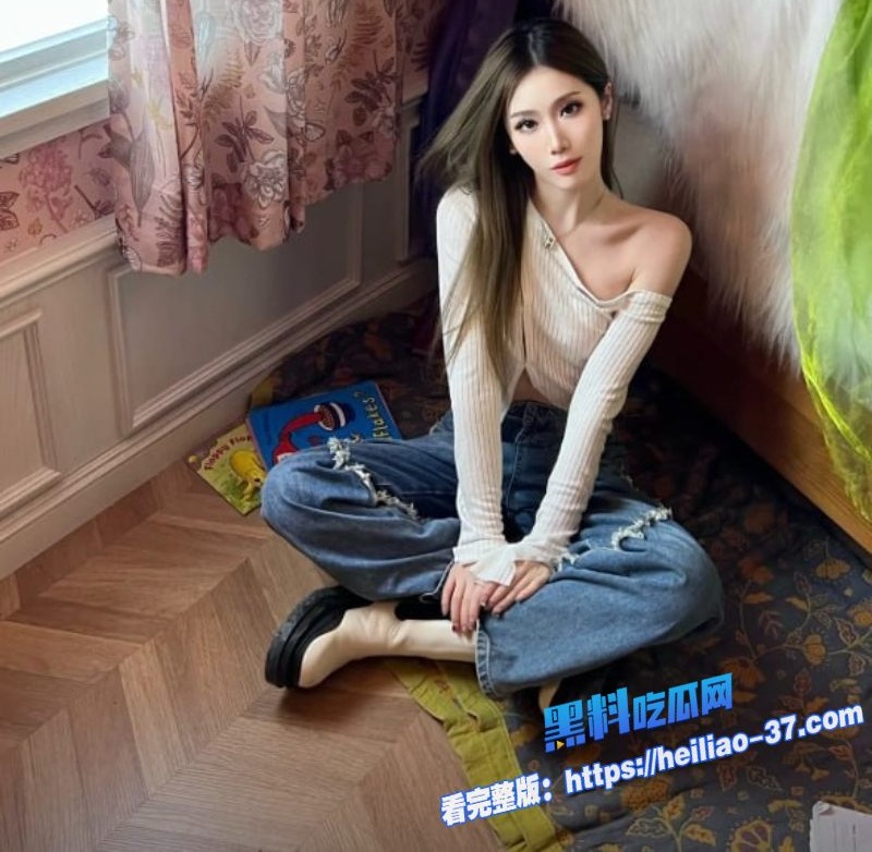 超绝颜值身材的骚货辣妹看着炮友粗大的肉棒就走不动道2 超绝颜值身材的骚货辣妹看着炮友粗大的肉棒就走不动道2
