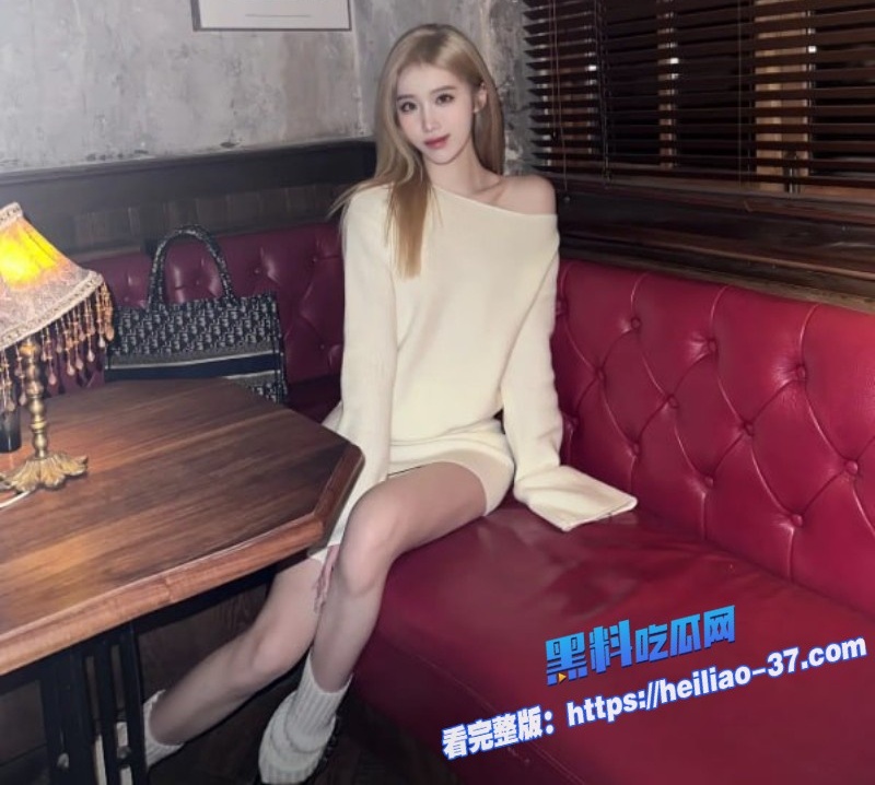 超绝颜值身材的骚货辣妹看着炮友粗大的肉棒就走不动道5 超绝颜值身材的骚货辣妹看着炮友粗大的肉棒就走不动道5