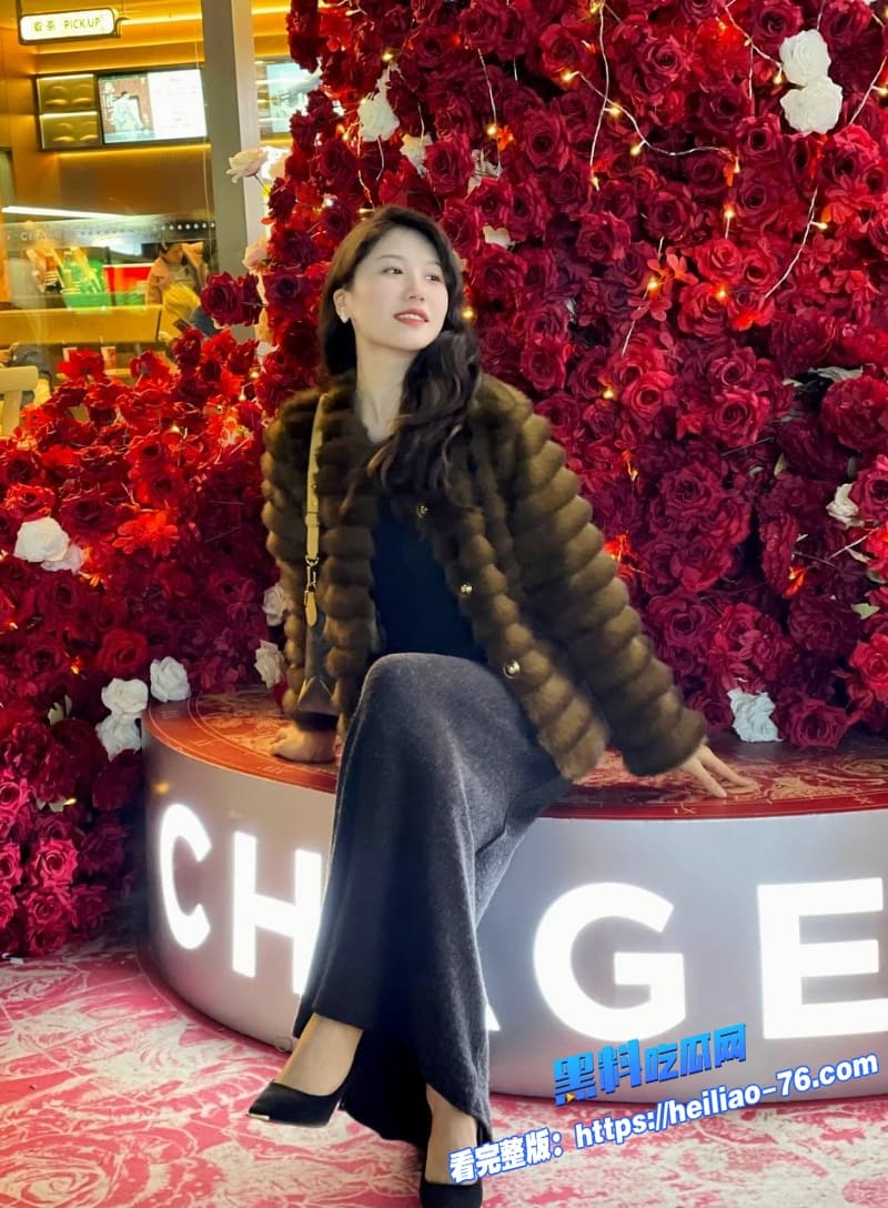 海角乱伦姐姐穿黑丝诱惑亲弟弟酒店偷情被操到白浆直流憋叫难受14 海角乱伦姐姐穿黑丝诱惑亲弟弟酒店偷情被操到白浆直流憋叫难受14