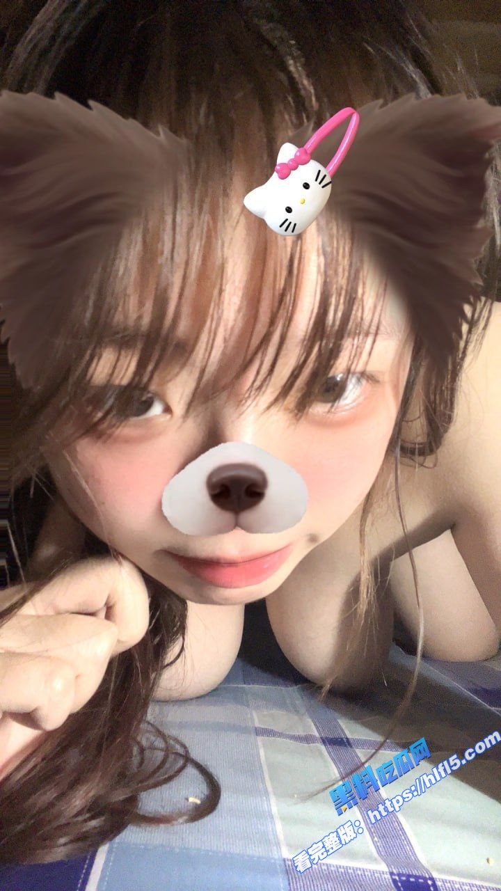 山东济宁巨乳高中生学生妹 宿舍自拍自慰视频曝光 年轻的小穴是真的粉！1