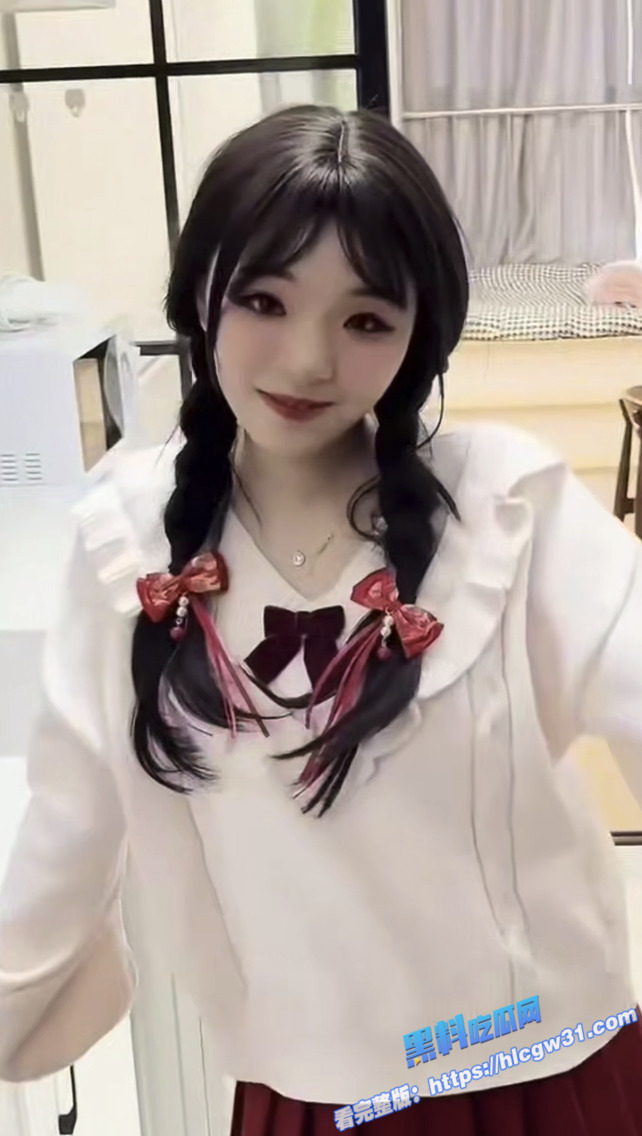 清纯可爱双马尾萝莉 在家自慰被哥哥发现 直接撩起裙子就干 被操到直翻白眼!2 清纯可爱双马尾萝莉 在家自慰被哥哥发现 直接撩起裙子就干 被操到直翻白眼!2
