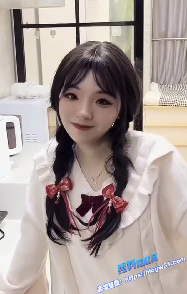 清纯可爱双马尾萝莉 在家自慰被哥哥发现 直接撩起裙子就干 被操到直翻白眼!3 清纯可爱双马尾萝莉 在家自慰被哥哥发现 直接撩起裙子就干 被操到直翻白眼!3