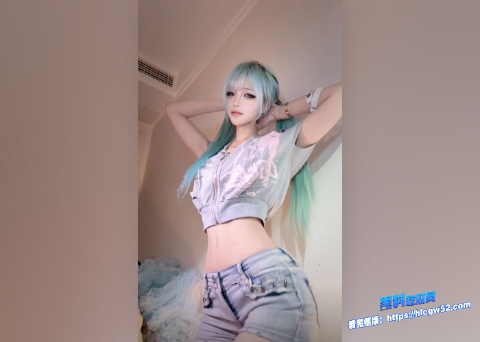 抖音70w网红芃芃大人，自拍红绿灯第一视角止存和调教男奴视频流出，恋足癖m男们有福气了图5.jpg