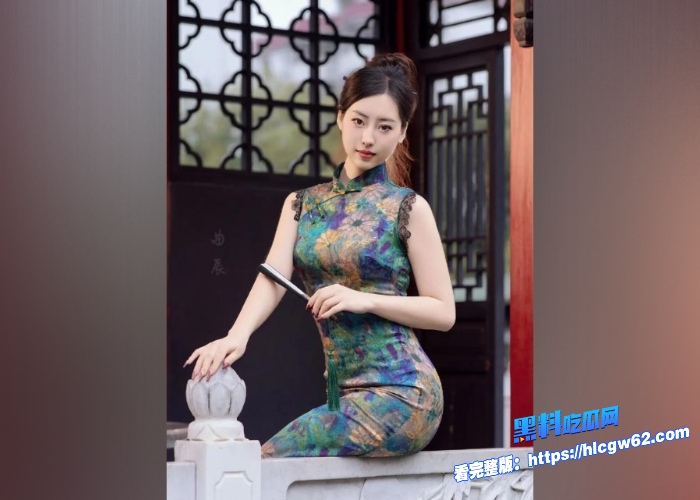 真实乱伦身穿旗袍打扮成民国贵妇的大嫂被我三言两语挑逗脱下她的伪装里面竟然是深蓝魅惑胸罩大奶子呼之欲出淫水比尿多潮喷震撼 图1 真实乱伦身穿旗袍打扮成民国贵妇的大嫂被我三言两语挑逗脱下她的伪装里面竟然是深蓝魅惑胸罩大奶子呼之欲出淫水比尿多潮喷震撼 图1