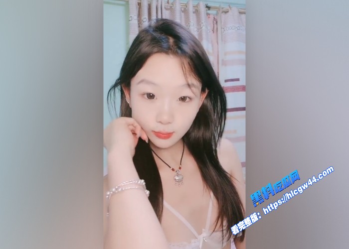 清纯邻家女孩爱吃草莓热舞狂插自慰被邻居在网上看见录屏泄密清纯形象彻底崩塌 图2WH700x500px 清纯邻家女孩爱吃草莓热舞狂插自慰被邻居在网上看见录屏泄密清纯形象彻底崩塌 图2WH700x500px
