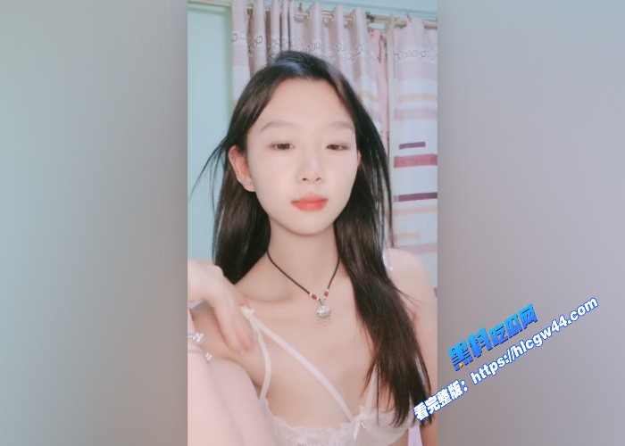 清纯邻家女孩爱吃草莓热舞狂插自慰被邻居在网上看见录屏泄密清纯形象彻底崩塌 图3WH700x500px 清纯邻家女孩爱吃草莓热舞狂插自慰被邻居在网上看见录屏泄密清纯形象彻底崩塌 图3WH700x500px
