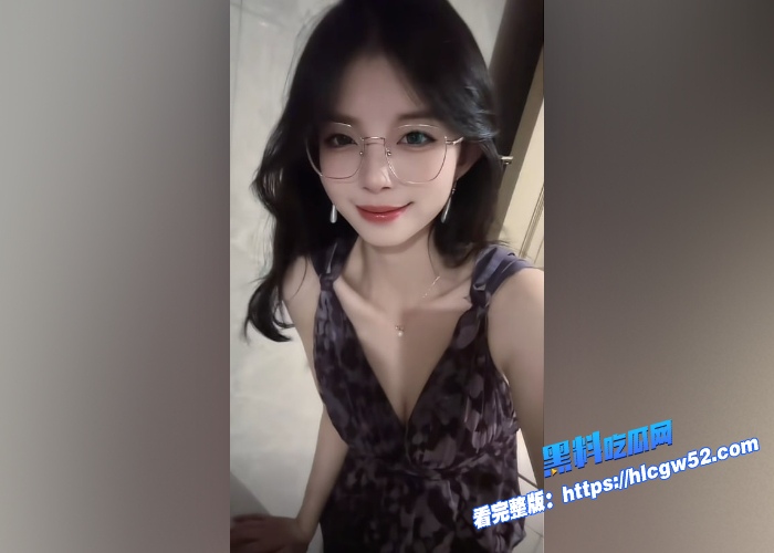 抖音60w粉丝擦边网红曲奇菌与粉丝性爱视频流出全程高喊爸爸尽显母狗骚样 图5WH700x500px