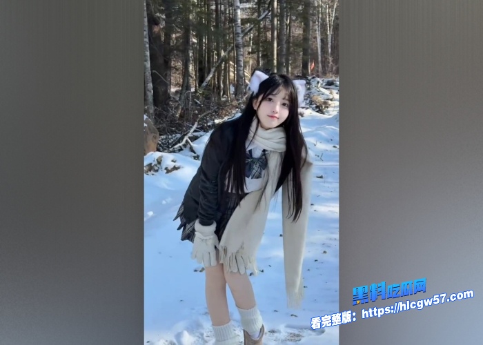 湖南超可爱清纯女大许倩雯与金主定制福利视频流出超骚自白被大哥干的腰肢乱颤少女骚叫听的鸡儿邦硬 图2
