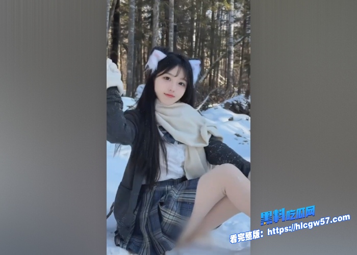 湖南超可爱清纯女大许倩雯与金主定制福利视频流出超骚自白被大哥干的腰肢乱颤少女骚叫听的鸡儿邦硬 图4