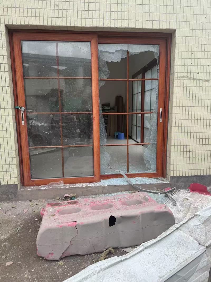 重庆铁峰山隧道发生爆炸!疑似可燃气体引发造成4人死亡9人受伤 重庆铁峰山隧道发生爆炸!疑似可燃气体引发造成4人死亡9人受伤