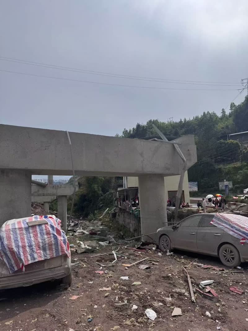 重庆铁峰山隧道发生爆炸!疑似可燃气体引发造成4人死亡9人受伤 重庆铁峰山隧道发生爆炸!疑似可燃气体引发造成4人死亡9人受伤