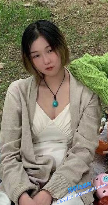 南京大学反差婊 张依依 学生妹和前男友分手 被前男友报复曝光私密视频！1