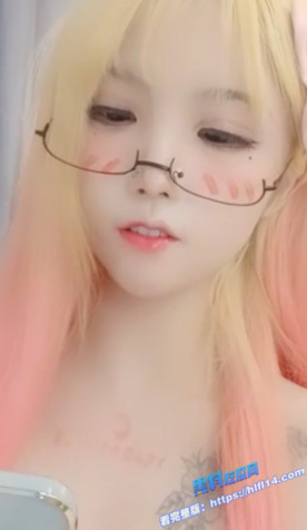 高颜值美女校花 极品身材道具自慰 粉嫩白虎嫩穴淫水哗哗！1
