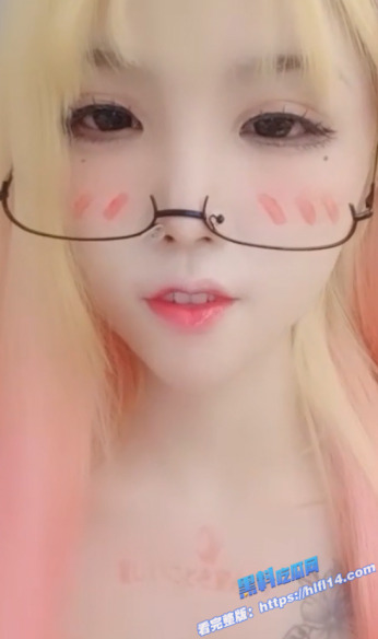高颜值美女校花 极品身材道具自慰 粉嫩白虎嫩穴淫水哗哗！2