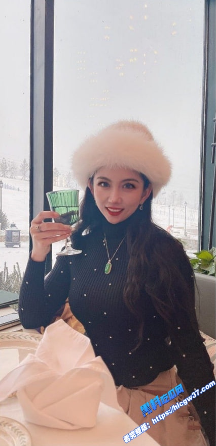 上海极品御姐 性爱视频曝光 完美露脸 姐姐正是最饥渴的时候 被大屌后入爆操！ 3
