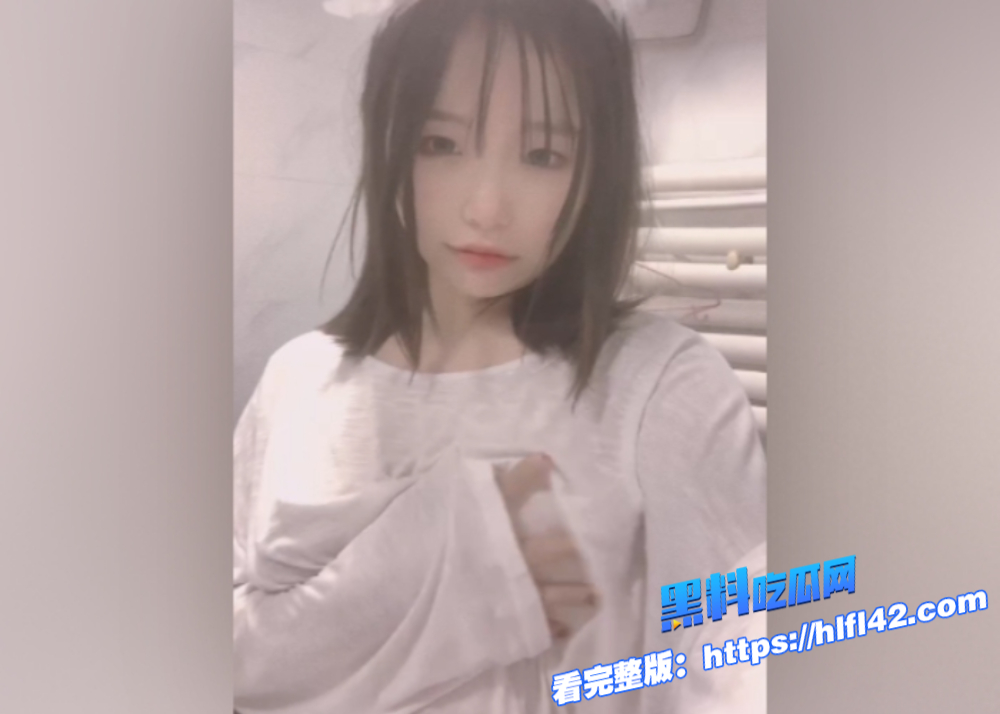 快手网红周周乖崽私人付费定制福利流出曝光黑丝戴狗链道具自慰脸穴同框和清纯模样简直是反差 7 快手网红周周乖崽私人付费定制福利流出曝光黑丝戴狗链道具自慰脸穴同框和清纯模样简直是反差 7