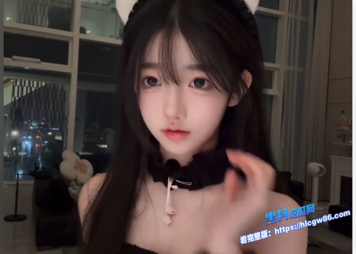 网红童颜巨乳绿小林子炸裂来袭 3 网红童颜巨乳绿小林子炸裂来袭 3