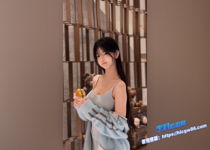 网红童颜巨乳绿小林子炸裂来袭 4 网红童颜巨乳绿小林子炸裂来袭 4