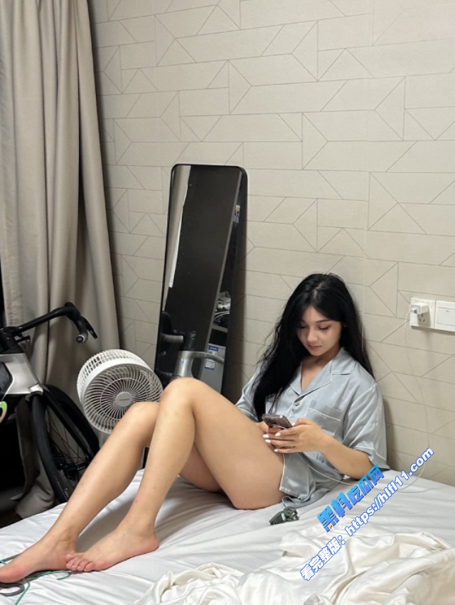南京健身母狗  酒店化身母狗等待主人的调教 被金主爸爸疯狂后入4